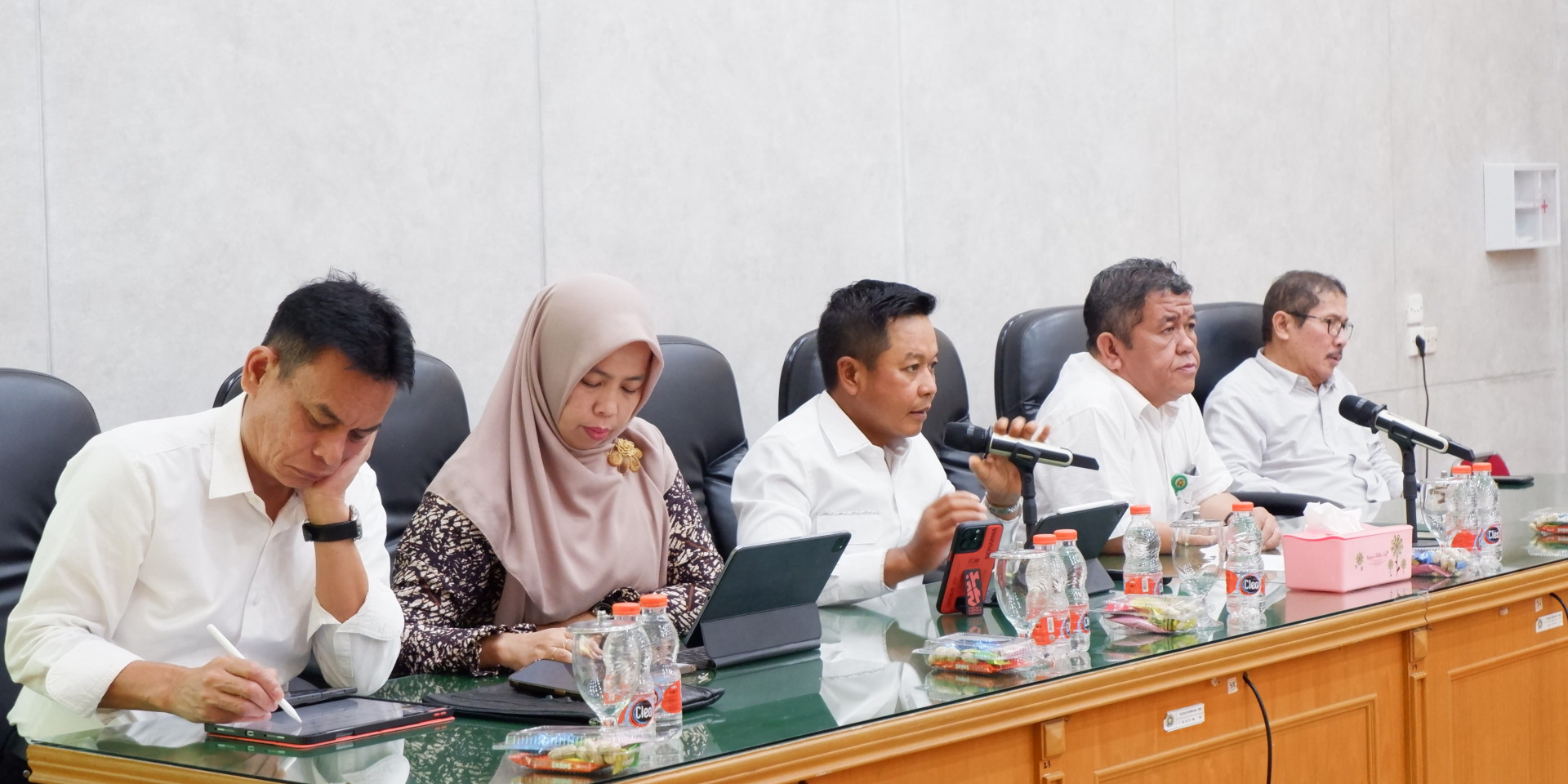 Kunjungan Kerja Rektor Dalam Rangka Memasuki Awal Pelaksanaan Program Kerja Tahun 2025 serta Evaluasi Kinerja Tahun 2024