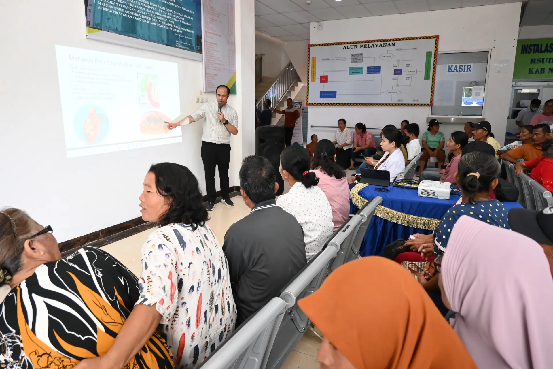FK USU Hadirkan Layanan Spesialis di RSUD Tafaeri, Ratusan Warga Nias Utara Antusias Berobat