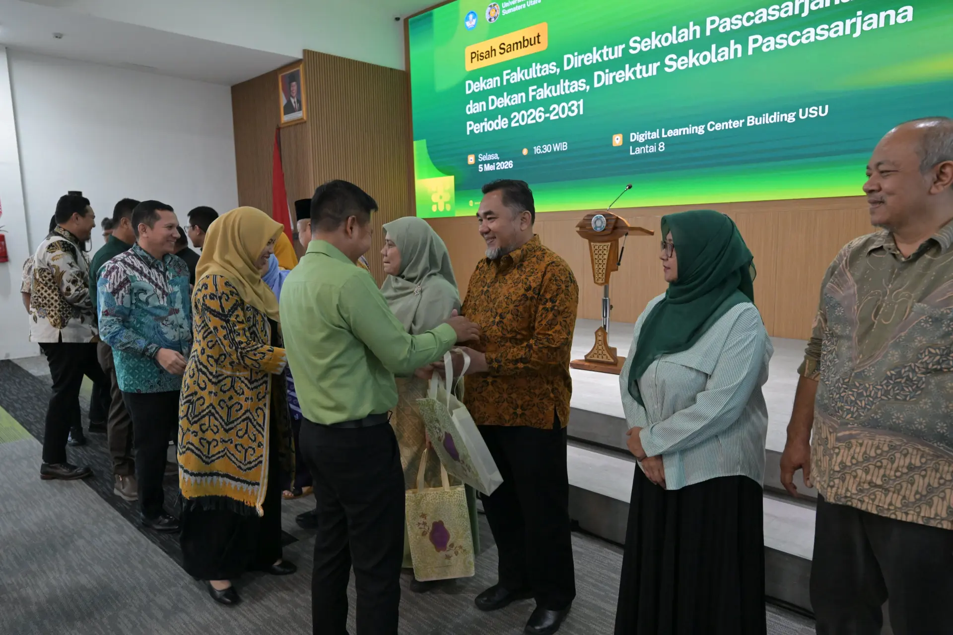 Rektor USU Gelar Pisah Sambut Dekan Fakultas dan Direktur Sekolah Pascasarjana Periode 2021-2026 ke 2026-2031