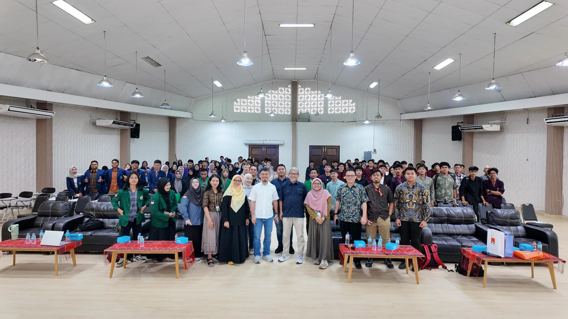 Seminar Geoteknik "Implementasi Prinsip Geoteknik Dalam Desain dan Kontrol Konstruksi Fondasi"