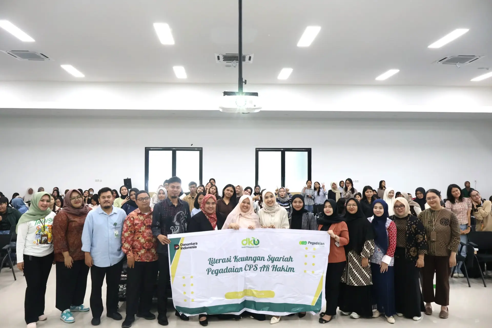 Program Studi D4 Perbankan dan Keuangan Fakultas Vokasi Universitas Sumatera Utara Gelar Kuliah Umum ”Cerdas dalam Mengelola Keuangan untuk Generasi Emas dalam Rangka Persiapan Memasuki Dunia Kerja” Bersama PT Pegadaian