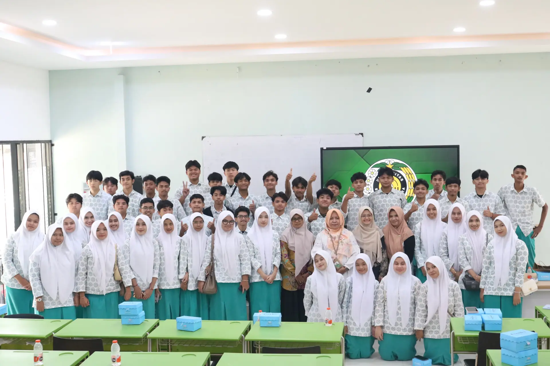 Visit of Sukma Bangsa Bireun School to the USU Faculty of Engineering