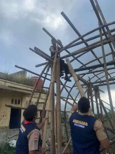 Pembangunan Mini Library Berkonsep Zero Carbon dengan Material Bambu