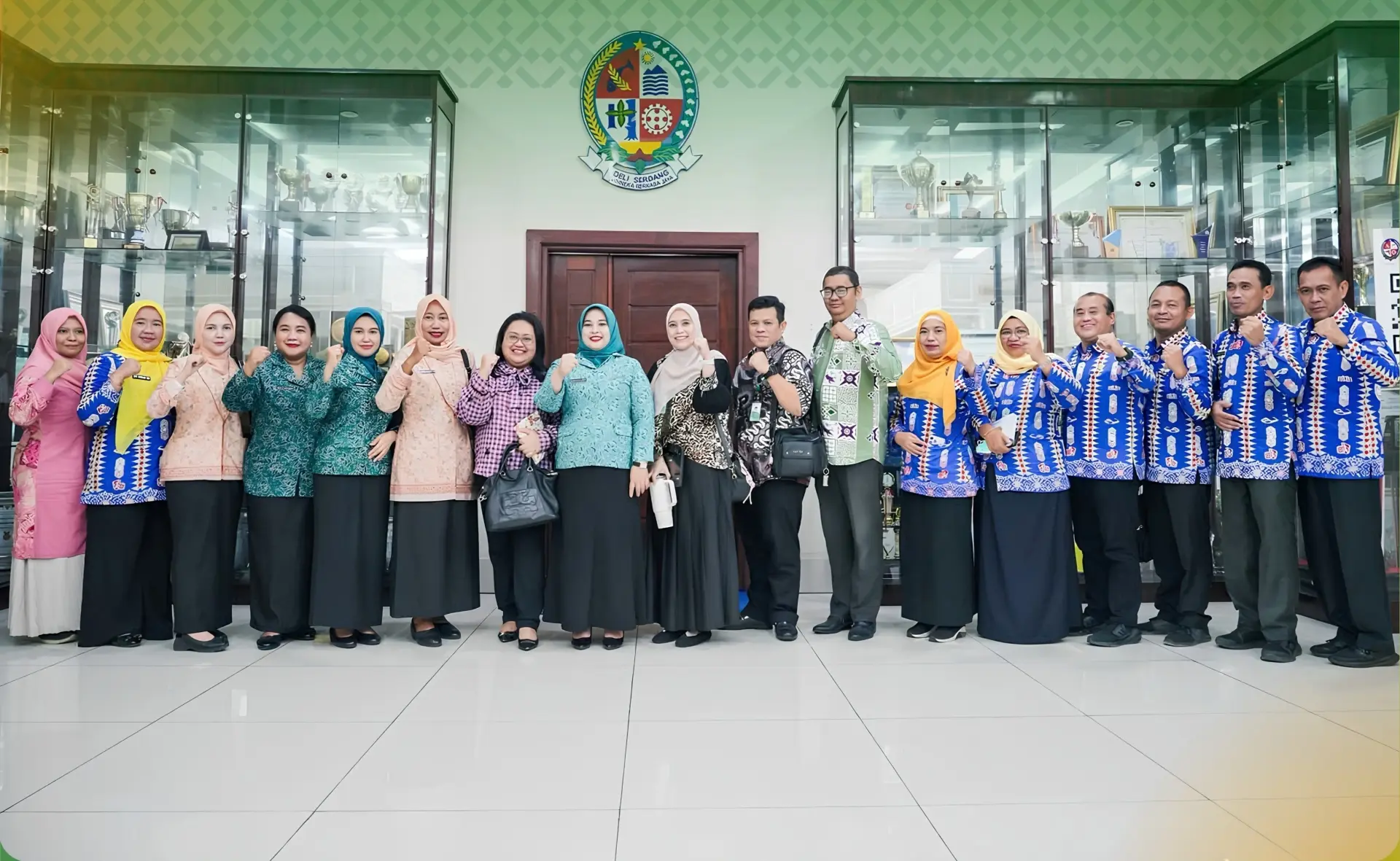 FKG USU Kunjungi Pemkab. Deli Serdang Perkuat Sinergi dengan TP PKK dalam Pencegahan Karies Gigi Anak sekaligus membahas udang rebon yang diolah menjadi kerupuk sebagai upaya mendukung kesehatan gigi anak