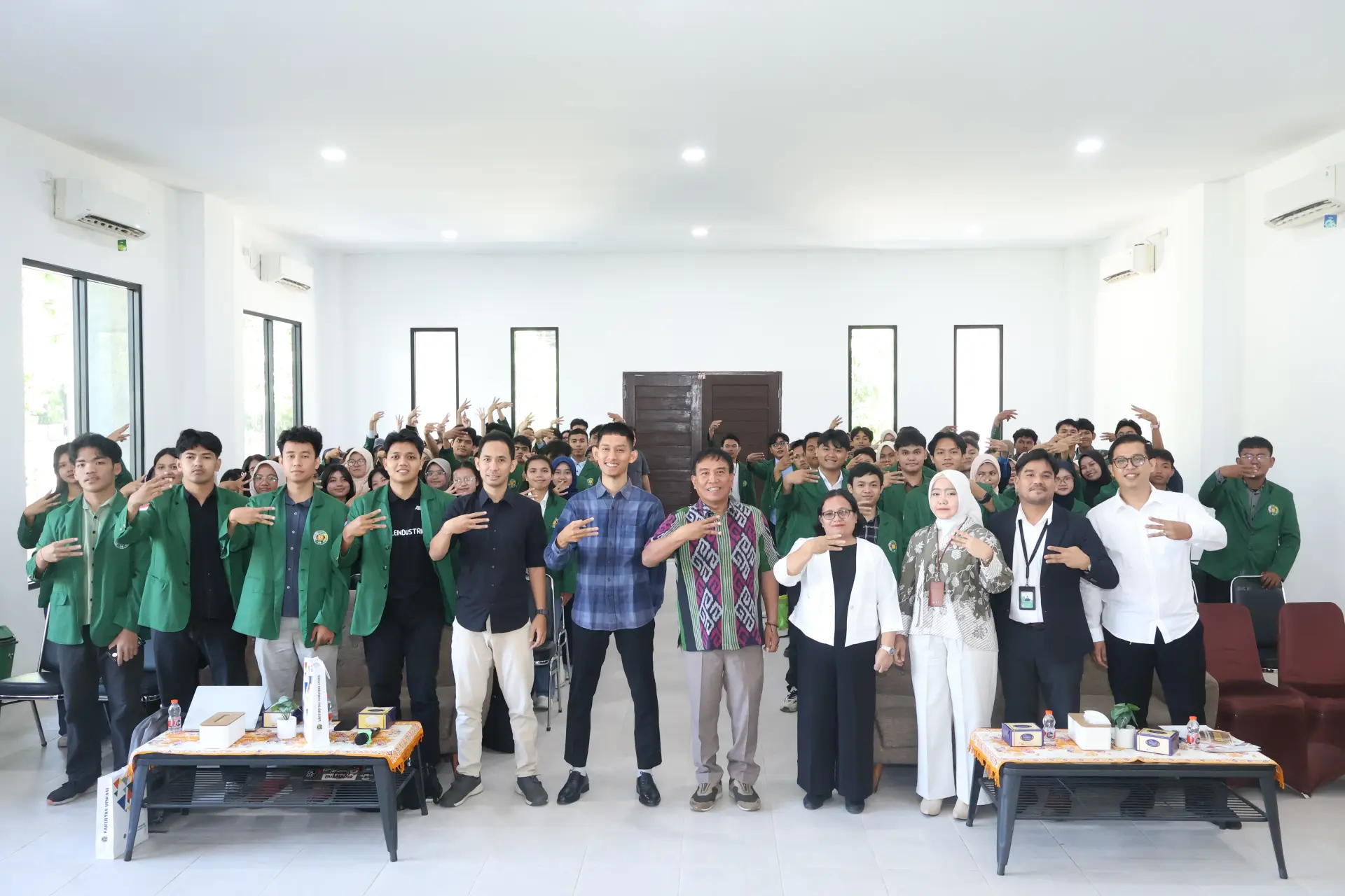 Dari Data ke Keputusan: D4 Statistika Vokasi USU Gelar Kuliah Tamu Visualisasi Data Kependudukan