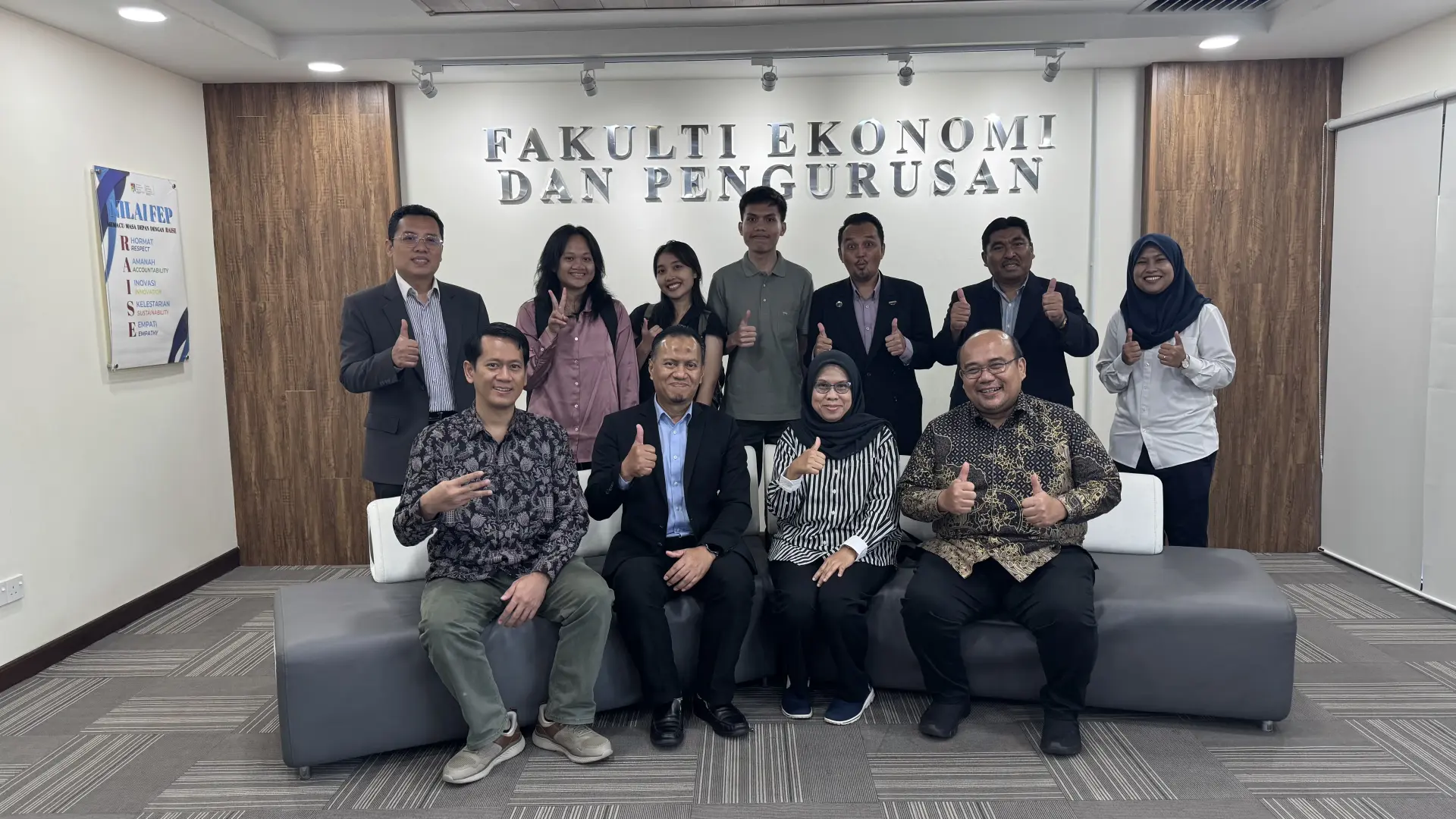 FEB USU Jajaki Kerja Sama Double Degree dan Joint Degree dengan UKM