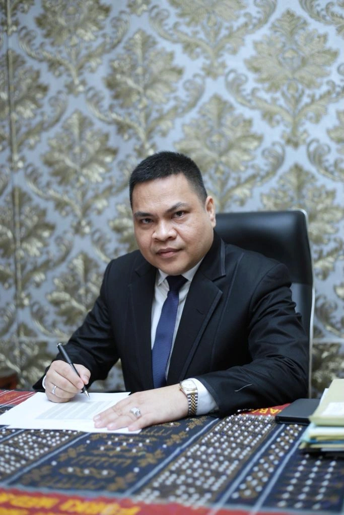 Hasrul Benny Harahap, S.H., M.Hum.