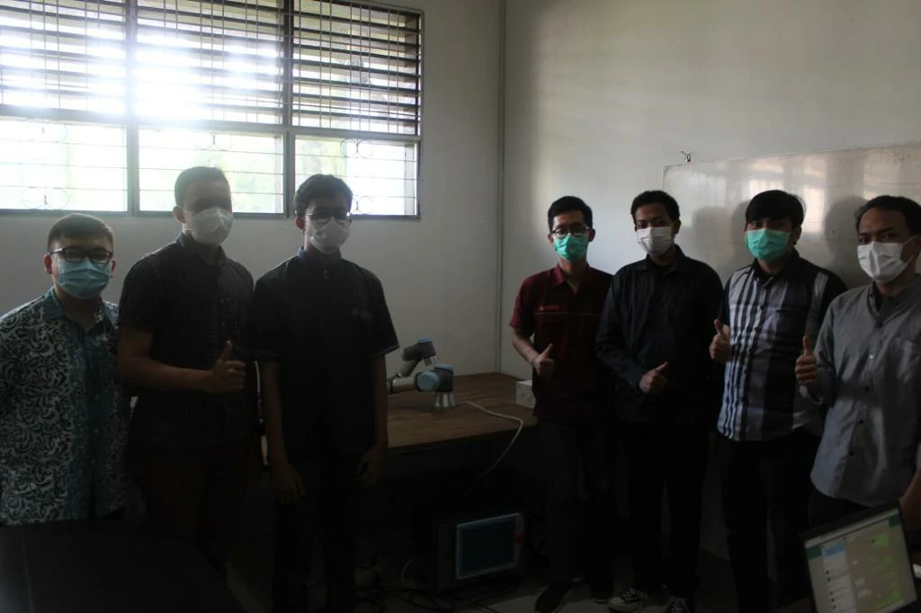 Group Photo and Closing