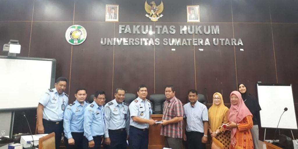 Head of BHP Medan and Dean of Faculty of Law USU Audience