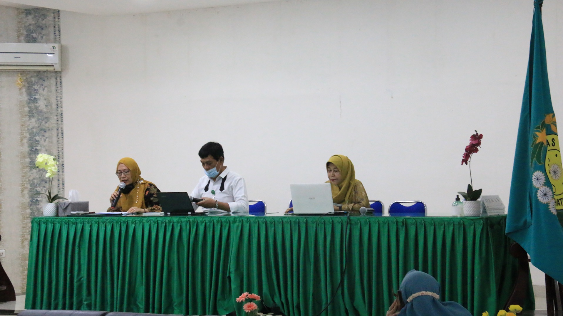 Debriefing and Assistance in the Preparation of the DRTPM Research Proposal