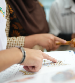 Peneliti dalam bidang reproduksi, genomik, dan kesehatan ibu-janin