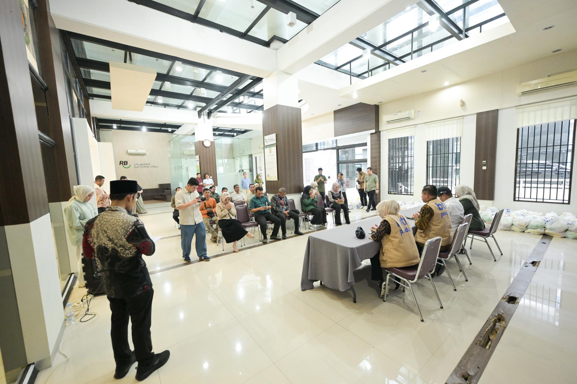 USU and BTN Peduli Distribute Aid to Flood-Affected Students (December 2, 2025)