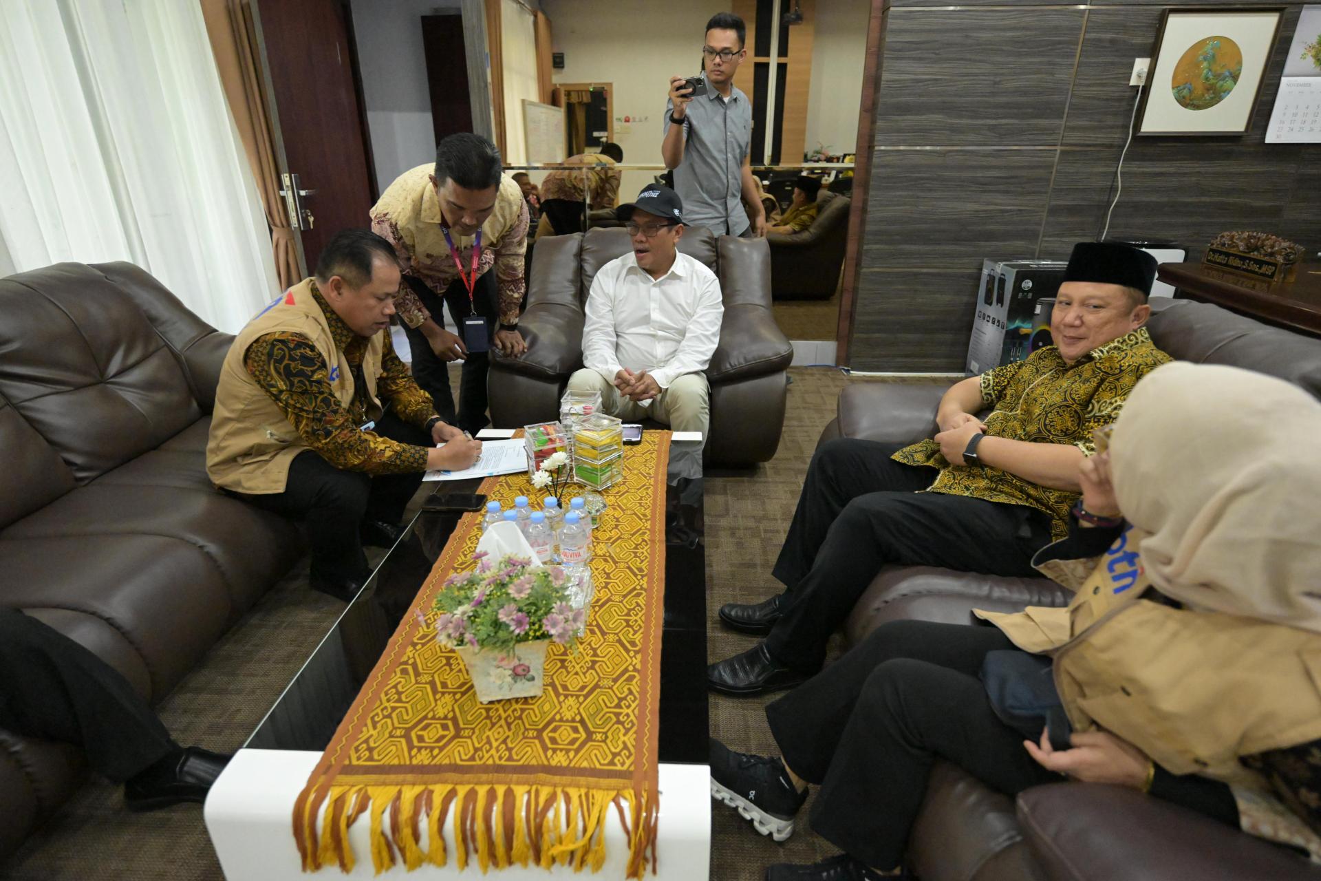 USU and BTN Peduli Distribute Aid to Flood-Affected Students (December 2, 2025)