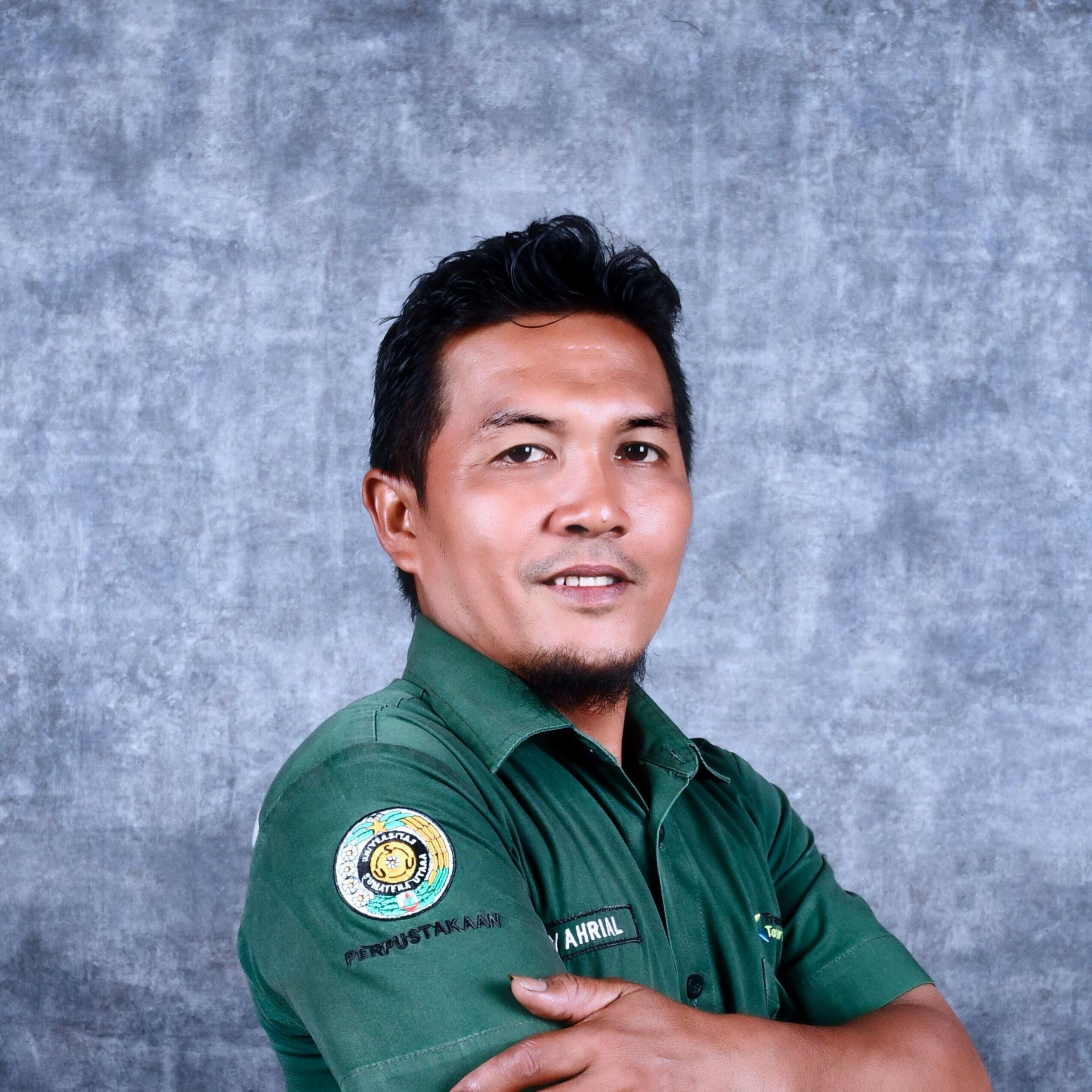 https://konten.usu.ac.id/storage/year/2026-05/satker/6/statis/staff/Syahrial.jpg