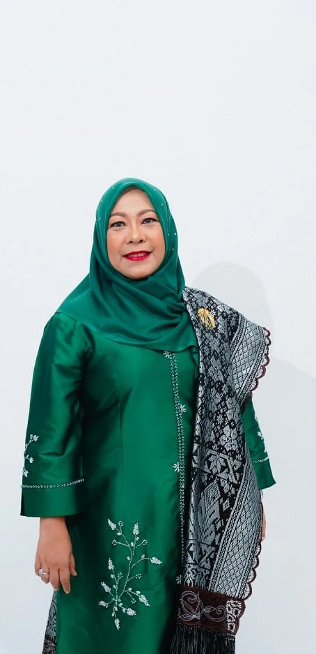 Dr. T. Keizerina Devi Azwar, S.H.,CN.,M.Hum