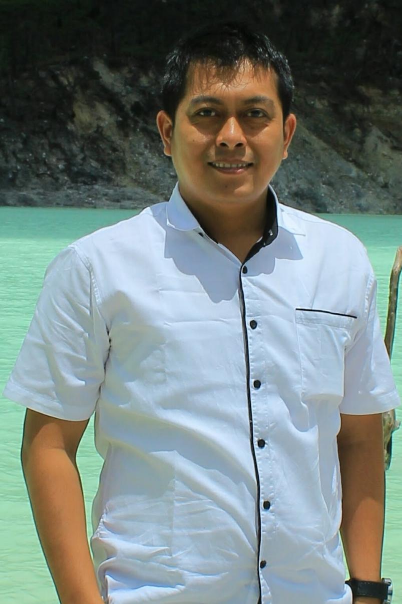 https://konten.usu.ac.id/storage/year/2026-07/satker/846/statis/staff/zy5wjsTJ_89040511011001.jpg