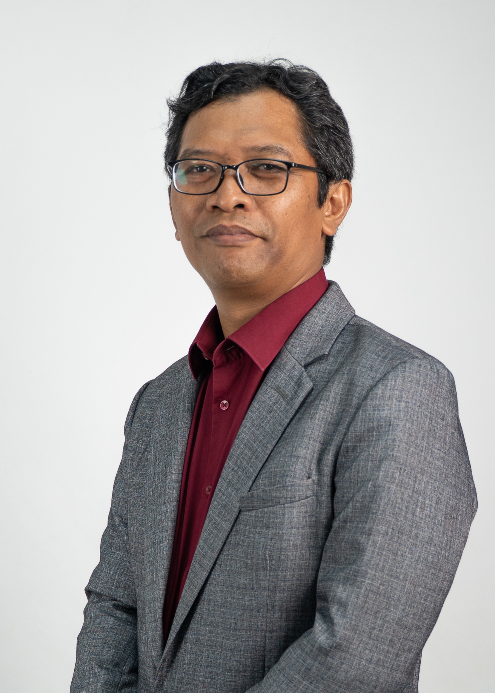 Dr.  Ir. Bejo Slamet, S.Hut, M.Si, IPM