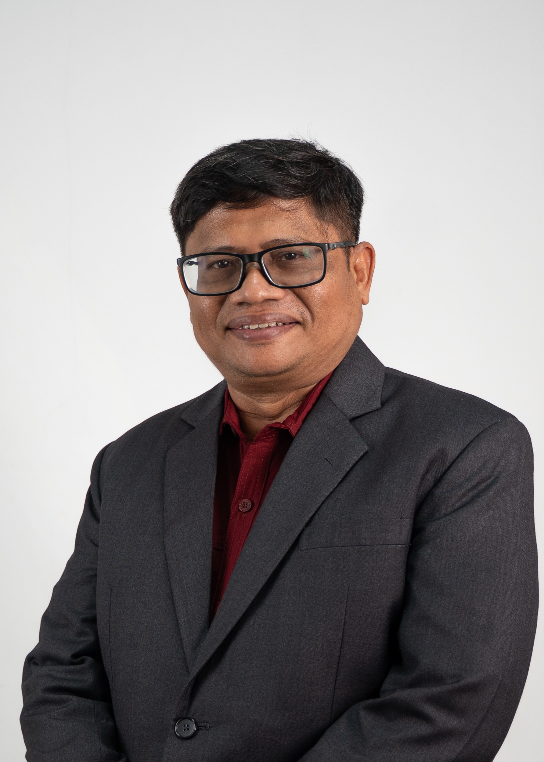 Onrizal, S.Hut, M.Si, Ph.D